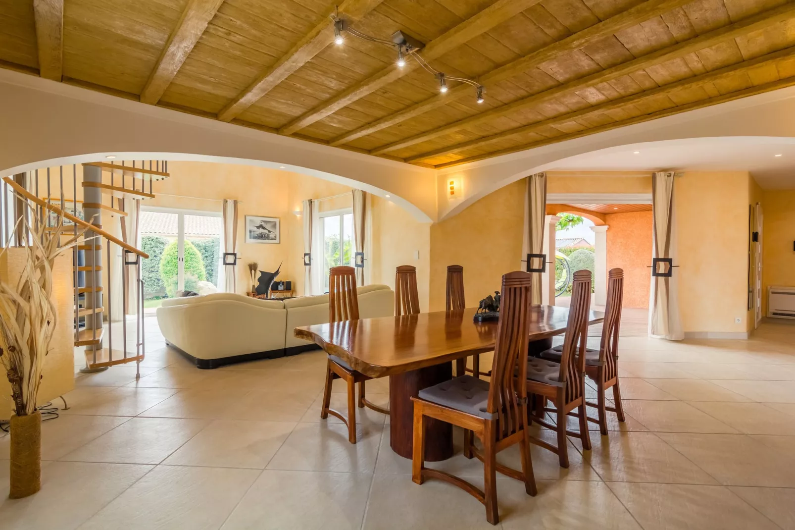 Le Viognier-Dining room