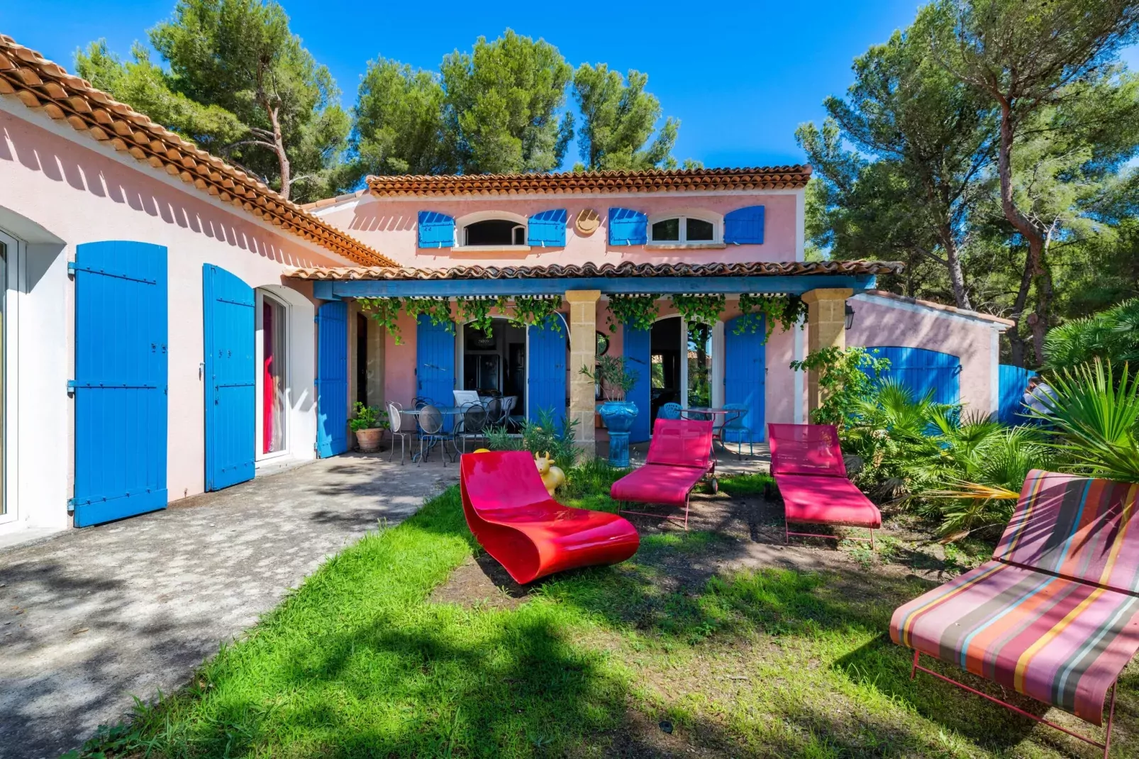 Villa Carro-Exterior summer