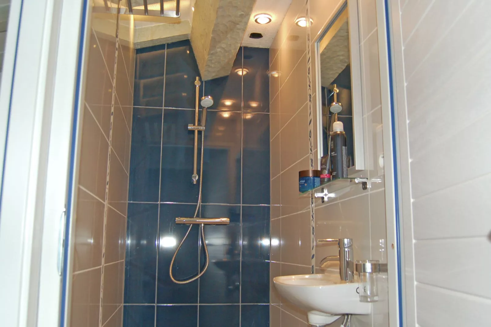 Vista Monte Carlo-Bathroom