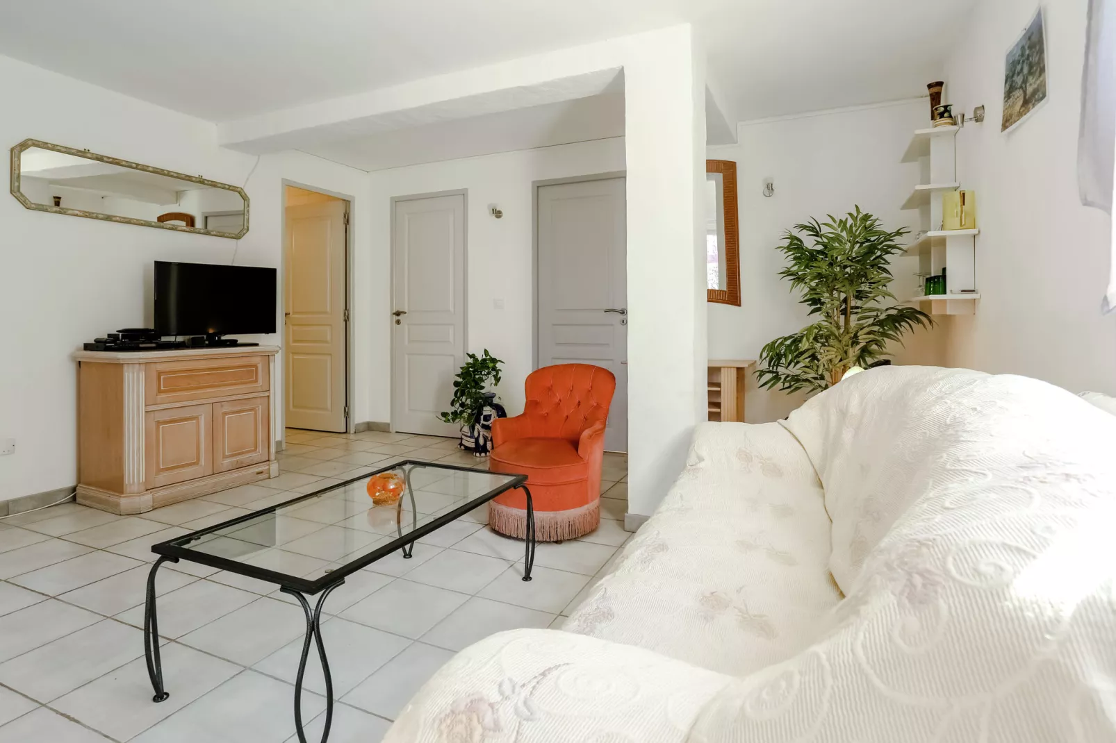 Berre les Alpes-Living room