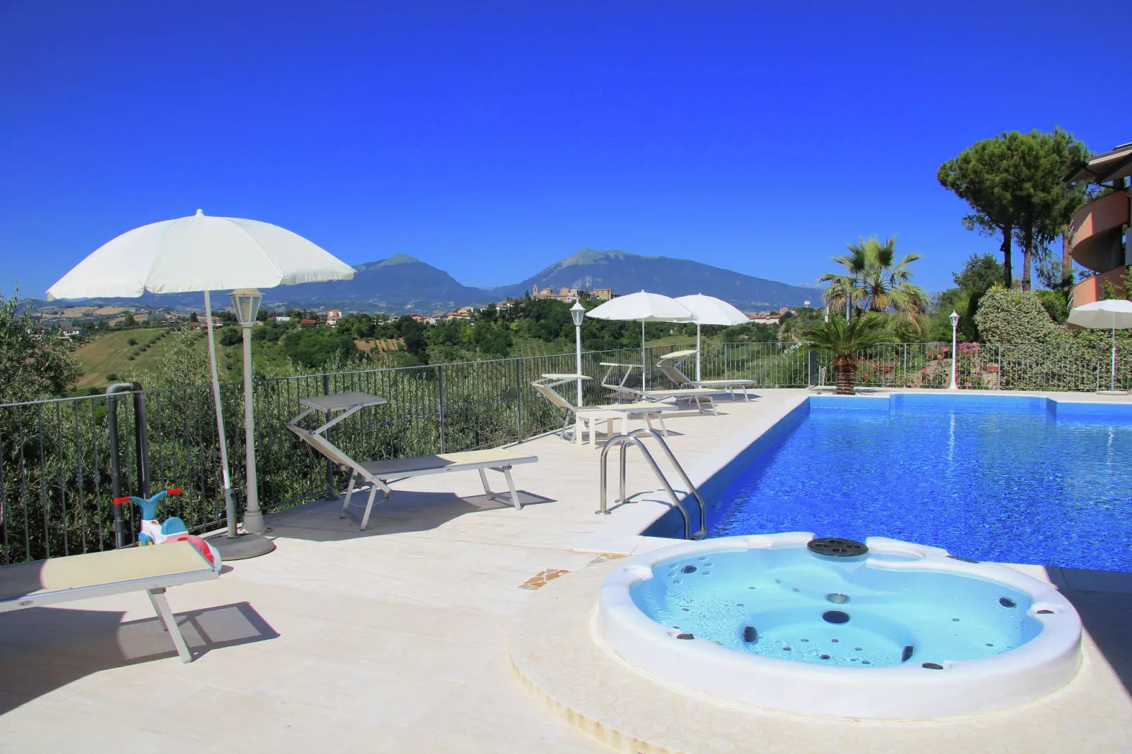 Ninfea-Pool