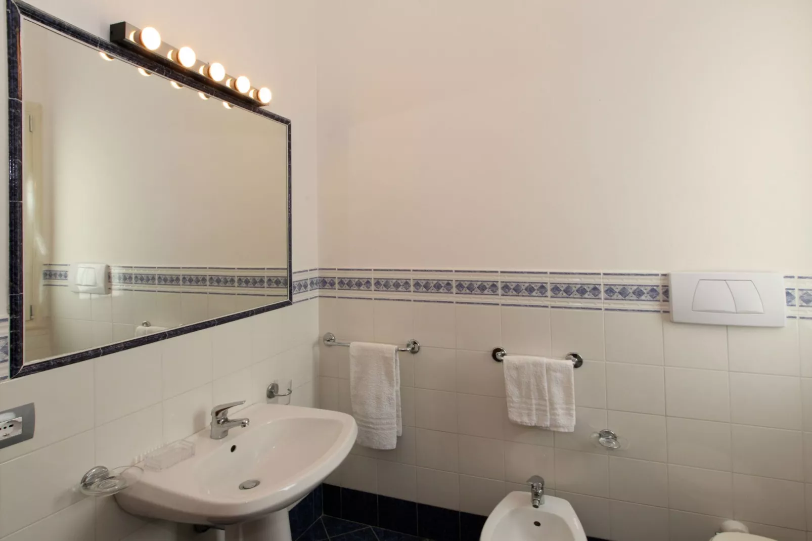 Ninfea-Bathroom