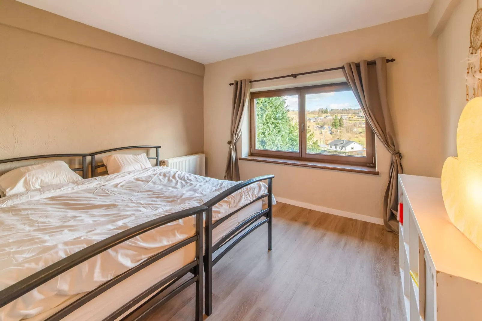 Charmante maison de vacances  pour 8 adultes Au val des fées et des ondines-Schlafzimmer