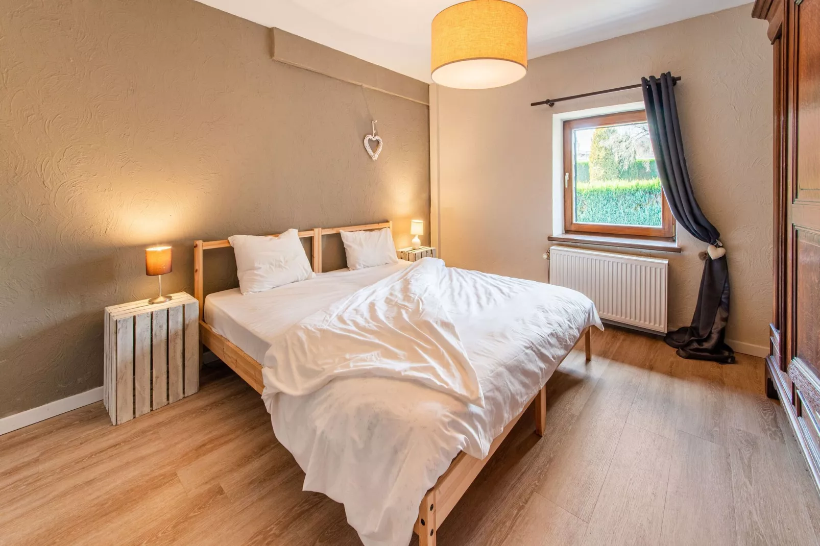 Charmante maison de vacances  pour 8 adultes Au val des fées et des ondines-Schlafzimmer
