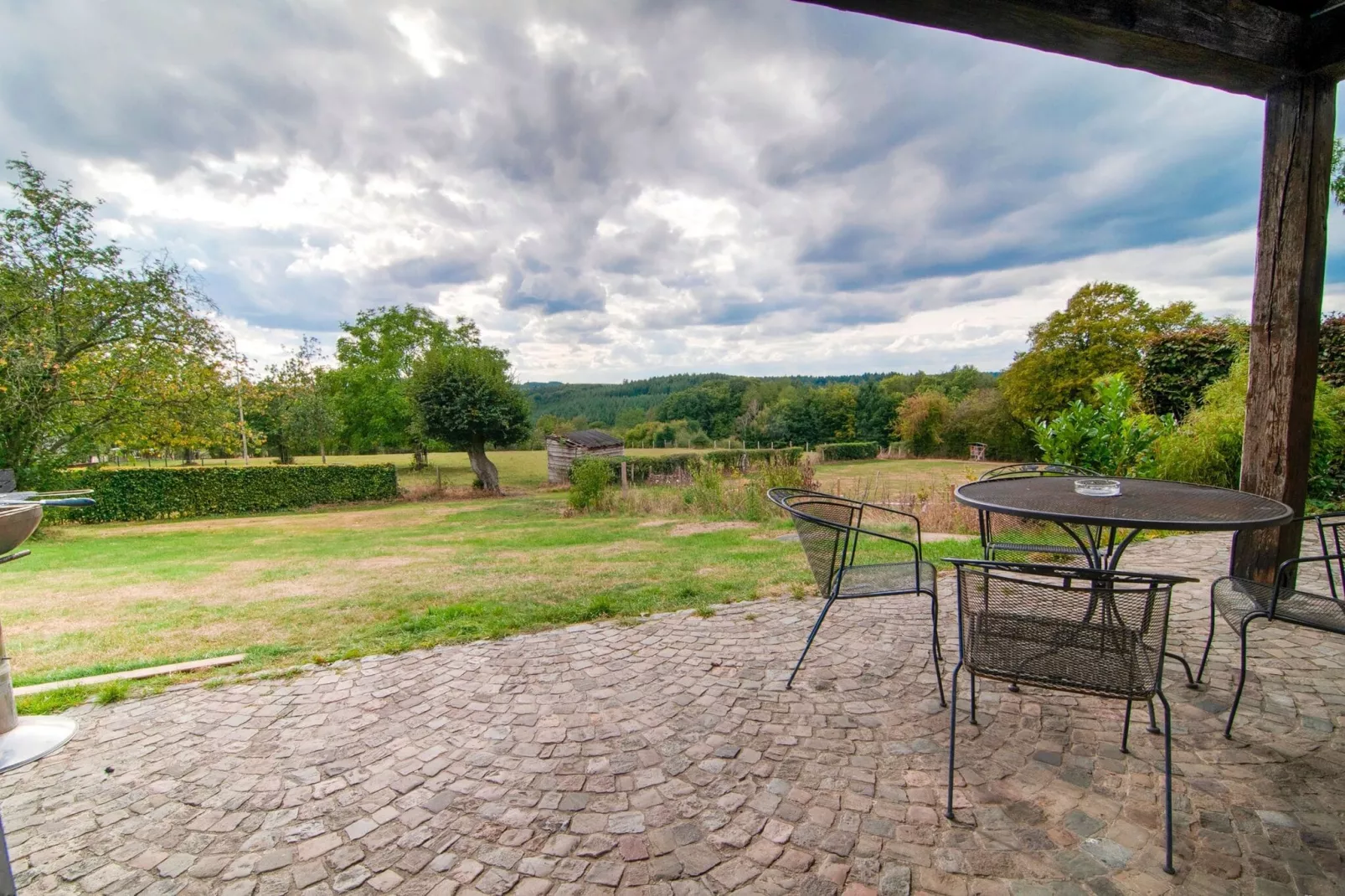 Le Petit Fagnard Gîte pour 9 personnes-Terrace balcony