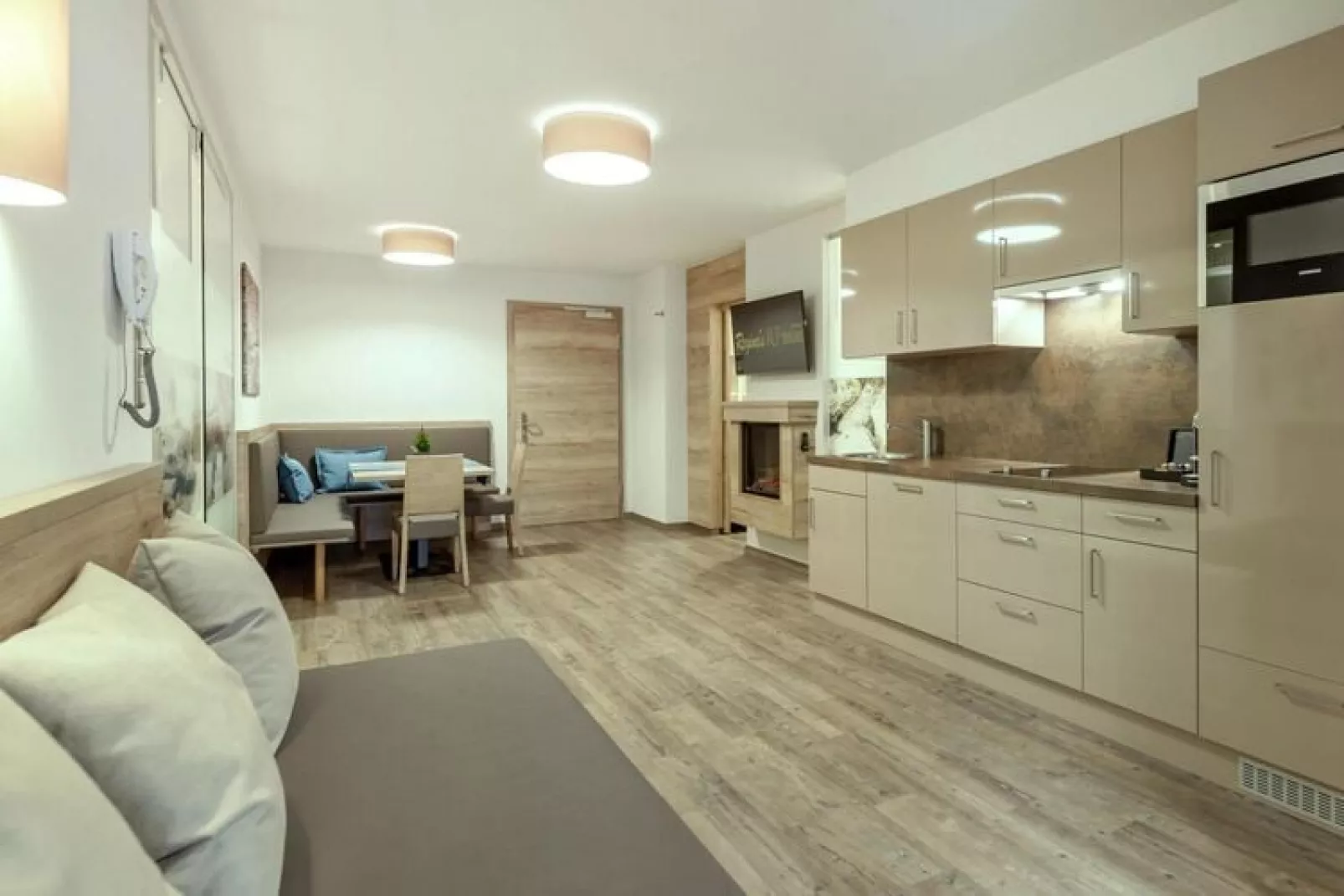 Reginas ALP deluxe-Living room