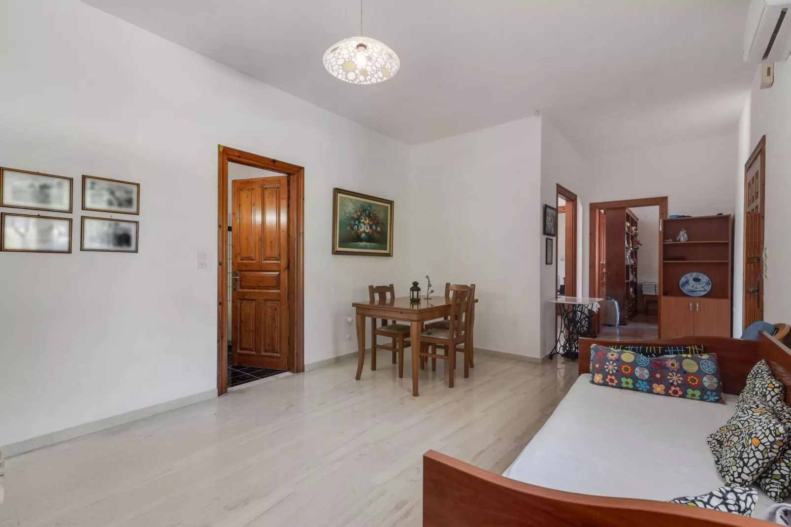 Katomeri Constantine - Salon