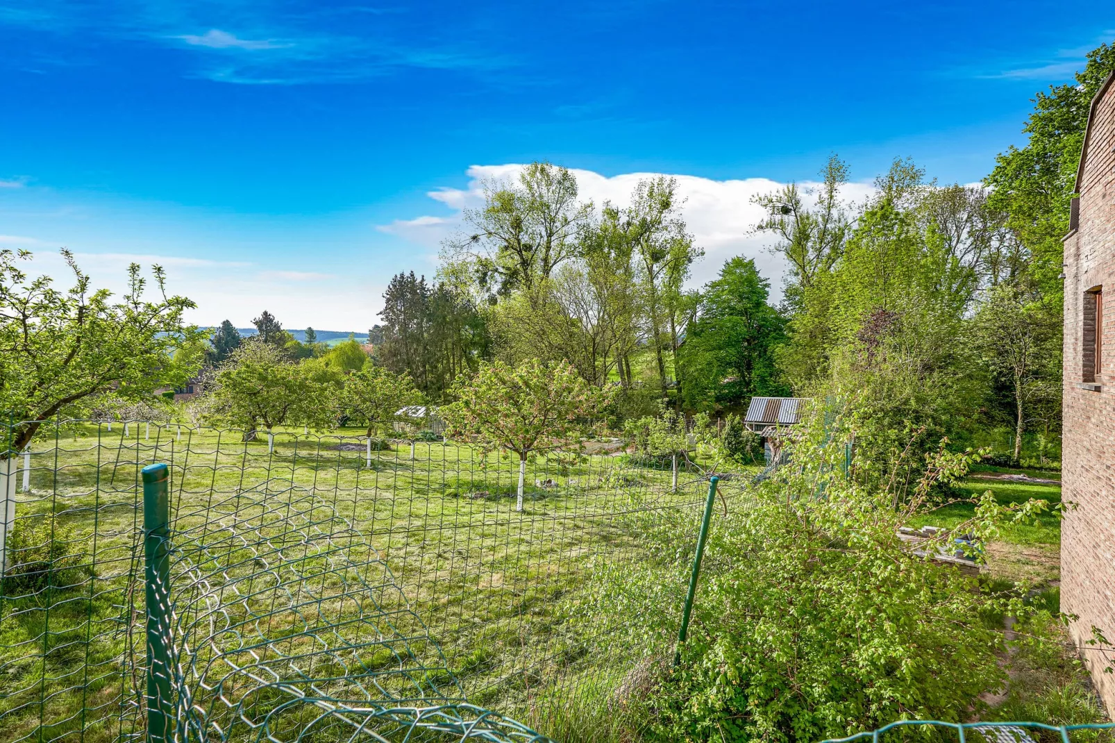 Chez Hugues et Karine-View summer
