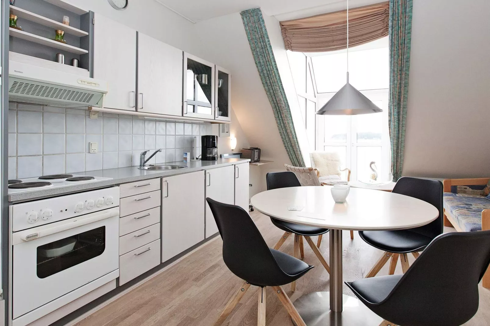 1 room w/seaview-Indoor