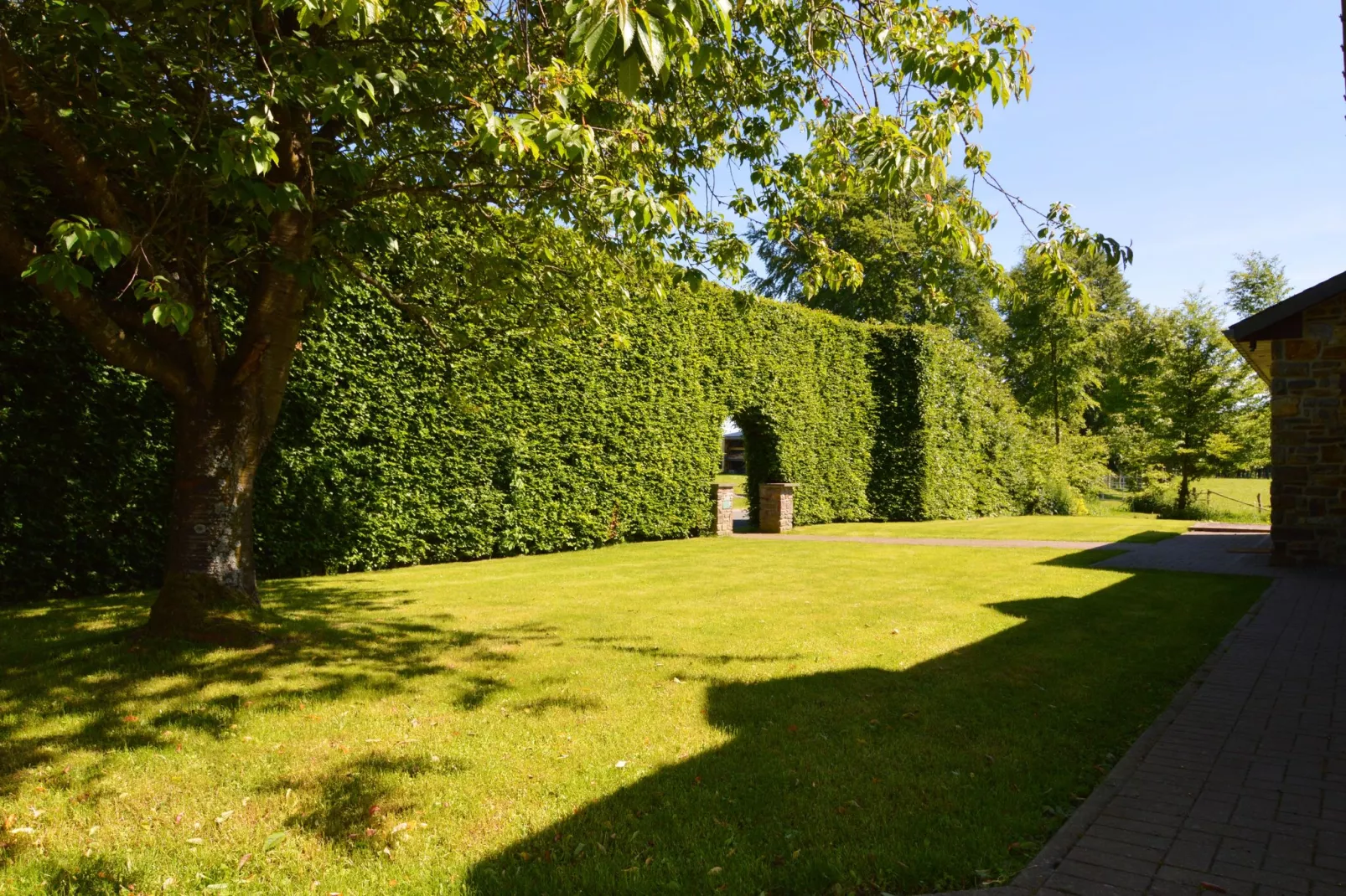 Le Milan Royal-Gardens summer