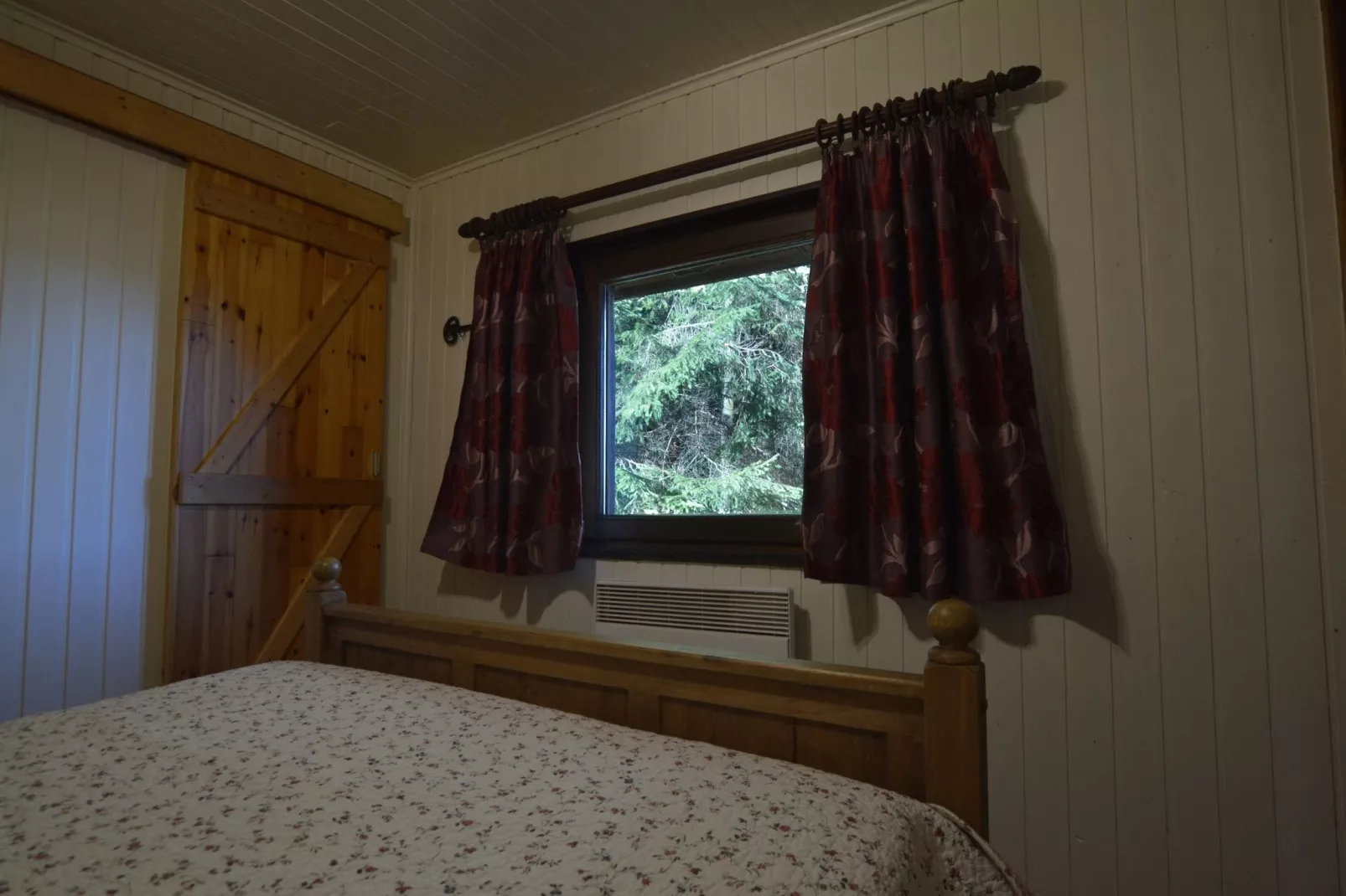 La Cabane-Bedroom