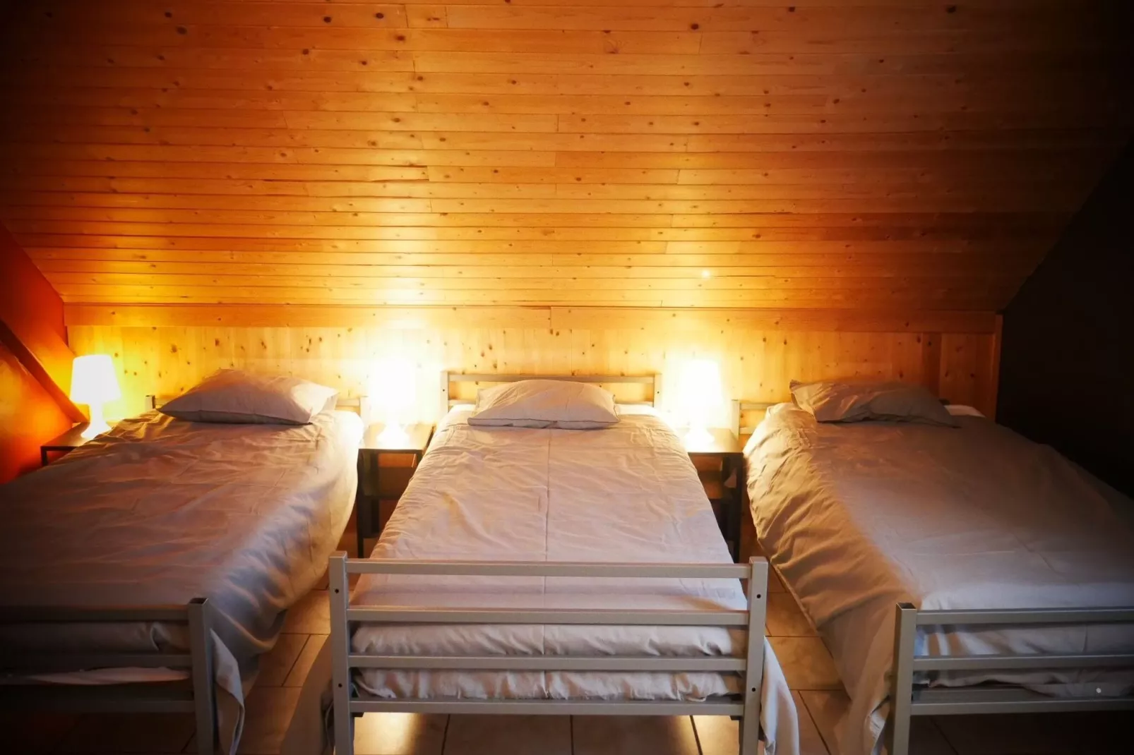 Entre amis 8 personnes-Chambre