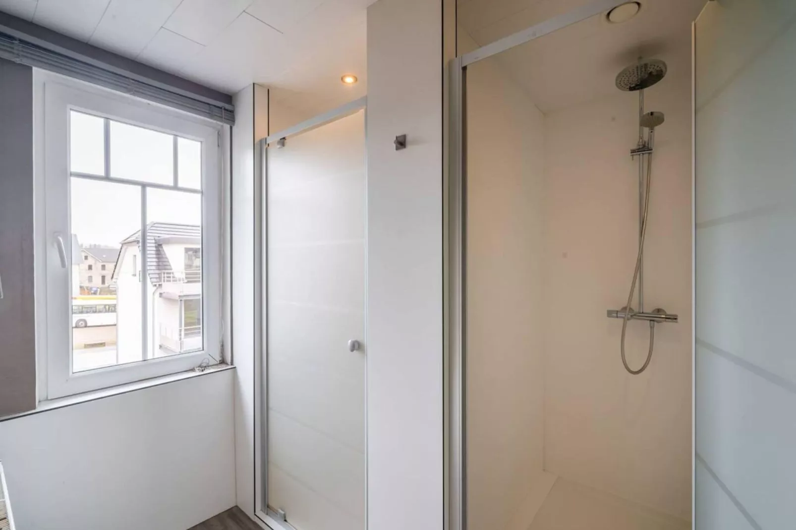 Entre amis 8 personnes-Salle de bain