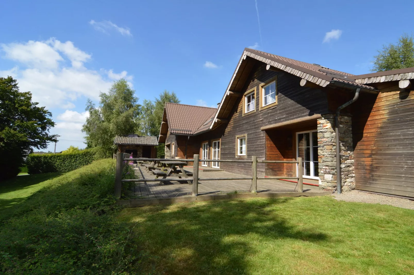 Le Refuge des Bergers-Exterior summer