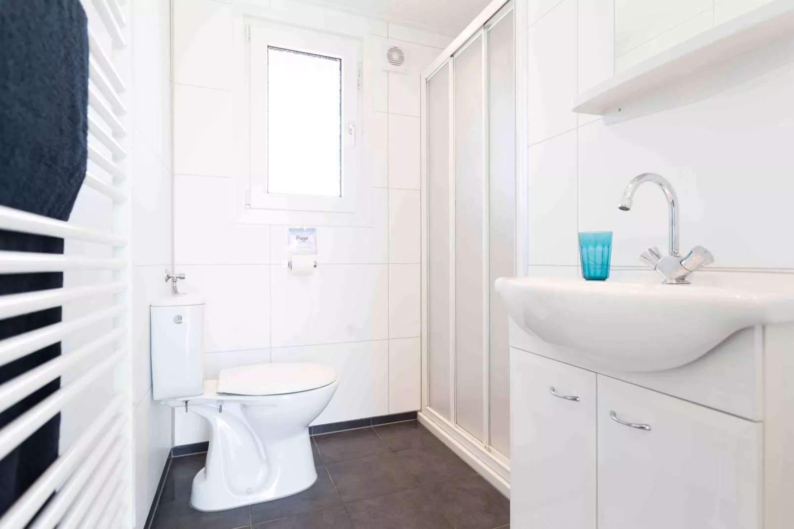 Noordwijkse Duinen 11-Bathroom