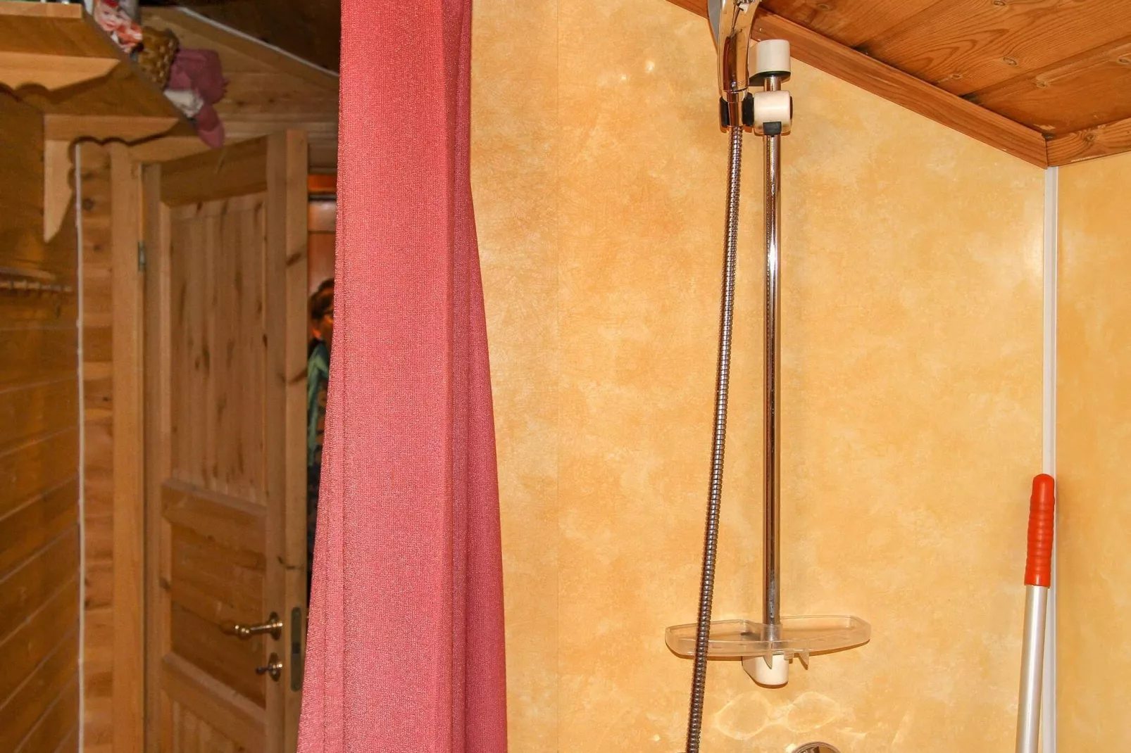 99206 RØSSLYNGTUA-Indoor
