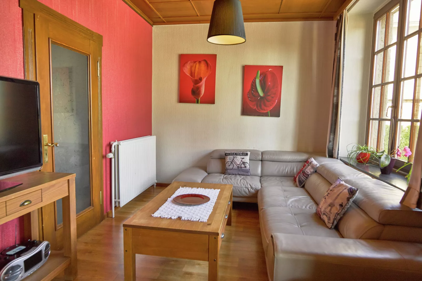 Ludogite-Living room