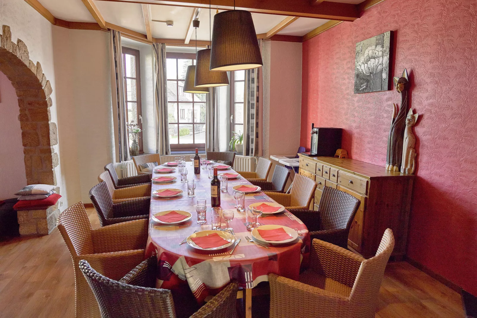 Ludogite-Dining room