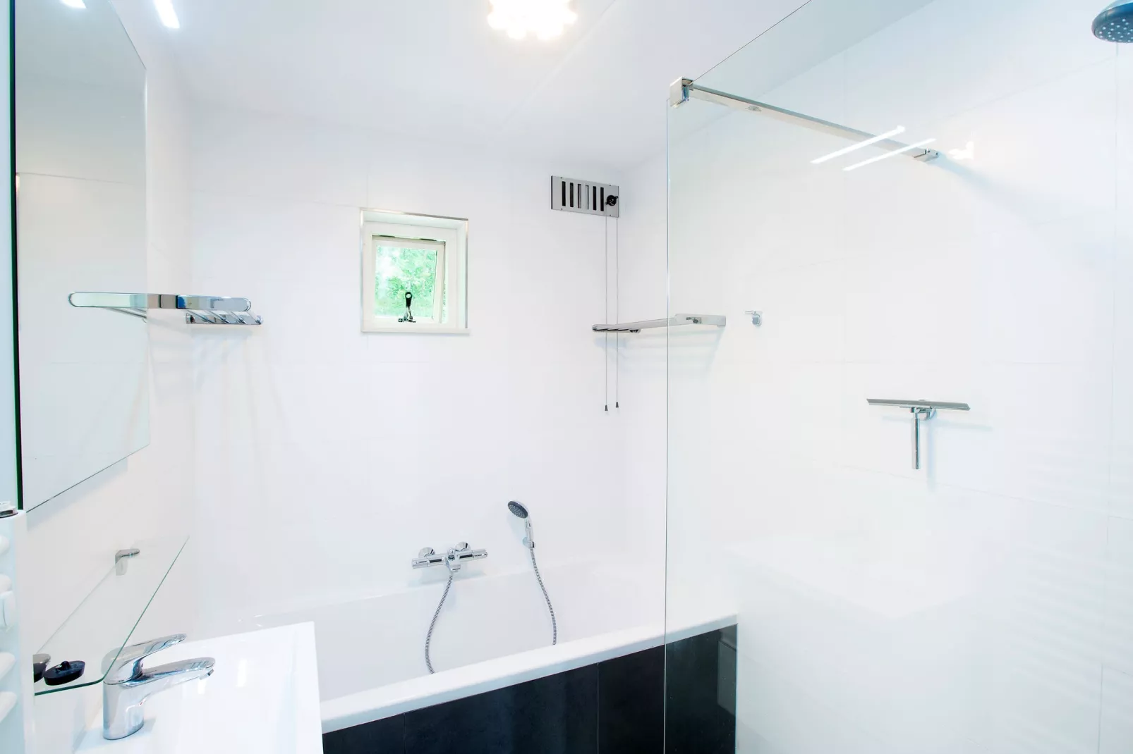 Vakantiepark Kijkduin 8-Bathroom