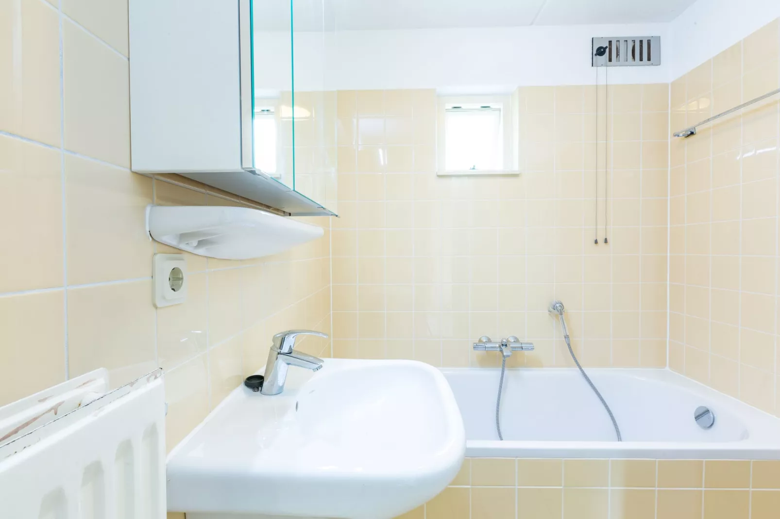 Vakantiepark Kijkduin 8-Bathroom