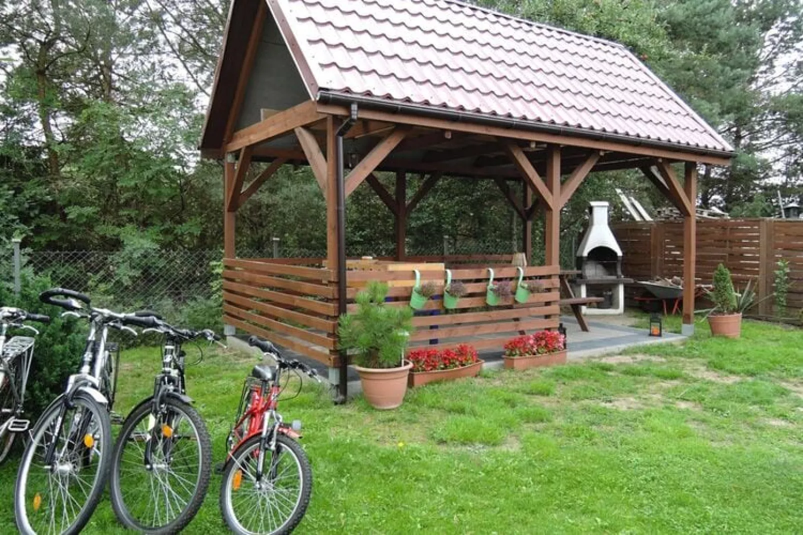 Spacious holiday home in Sieroslaw-Gardens summer