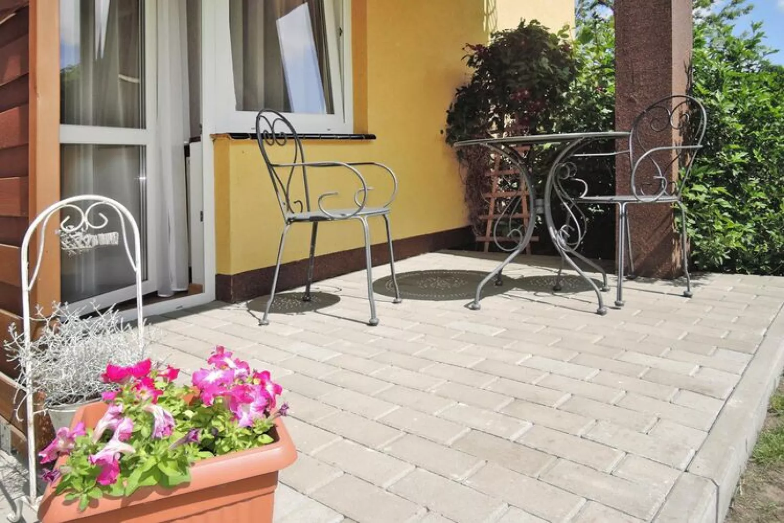 Spacious holiday home in Sieroslaw-Terrace