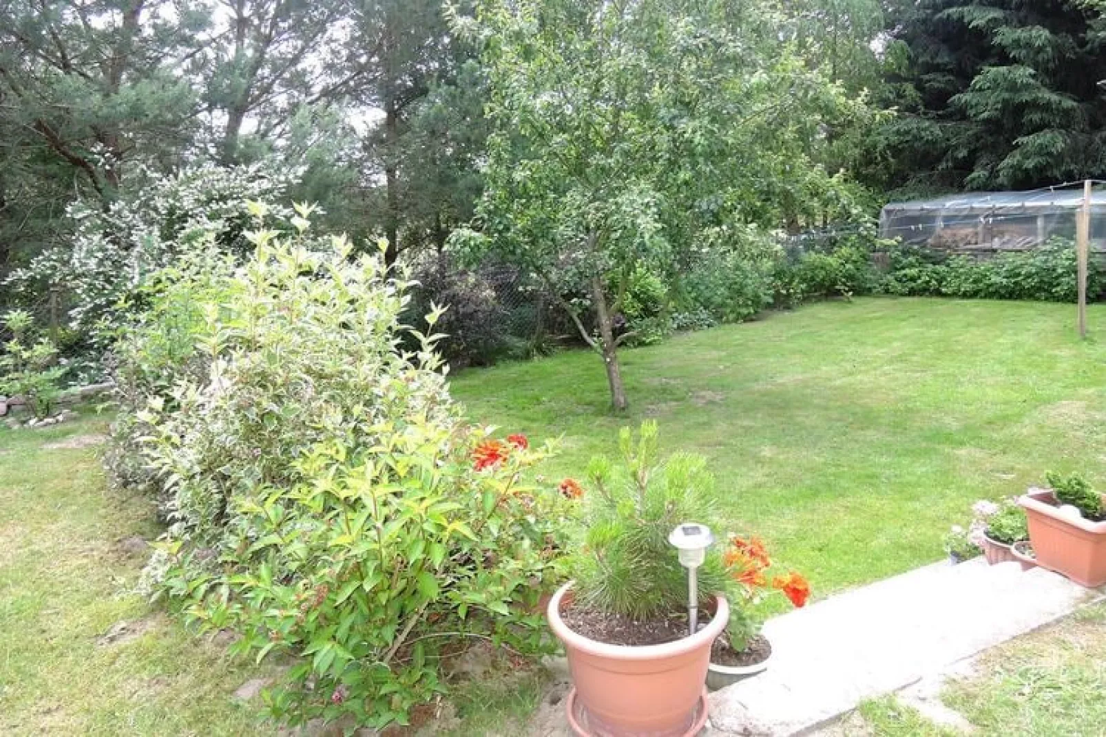 Spacious holiday home in Sieroslaw-Gardens summer