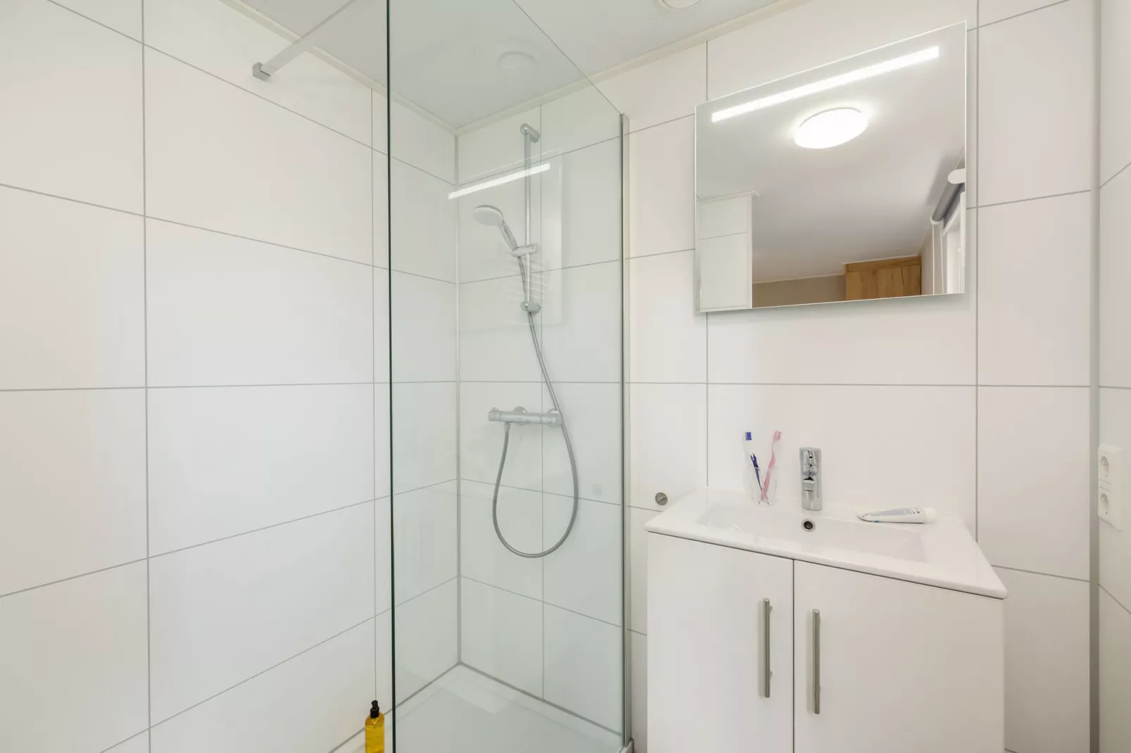 Vakantiepark Kijkduin 9-Bathroom