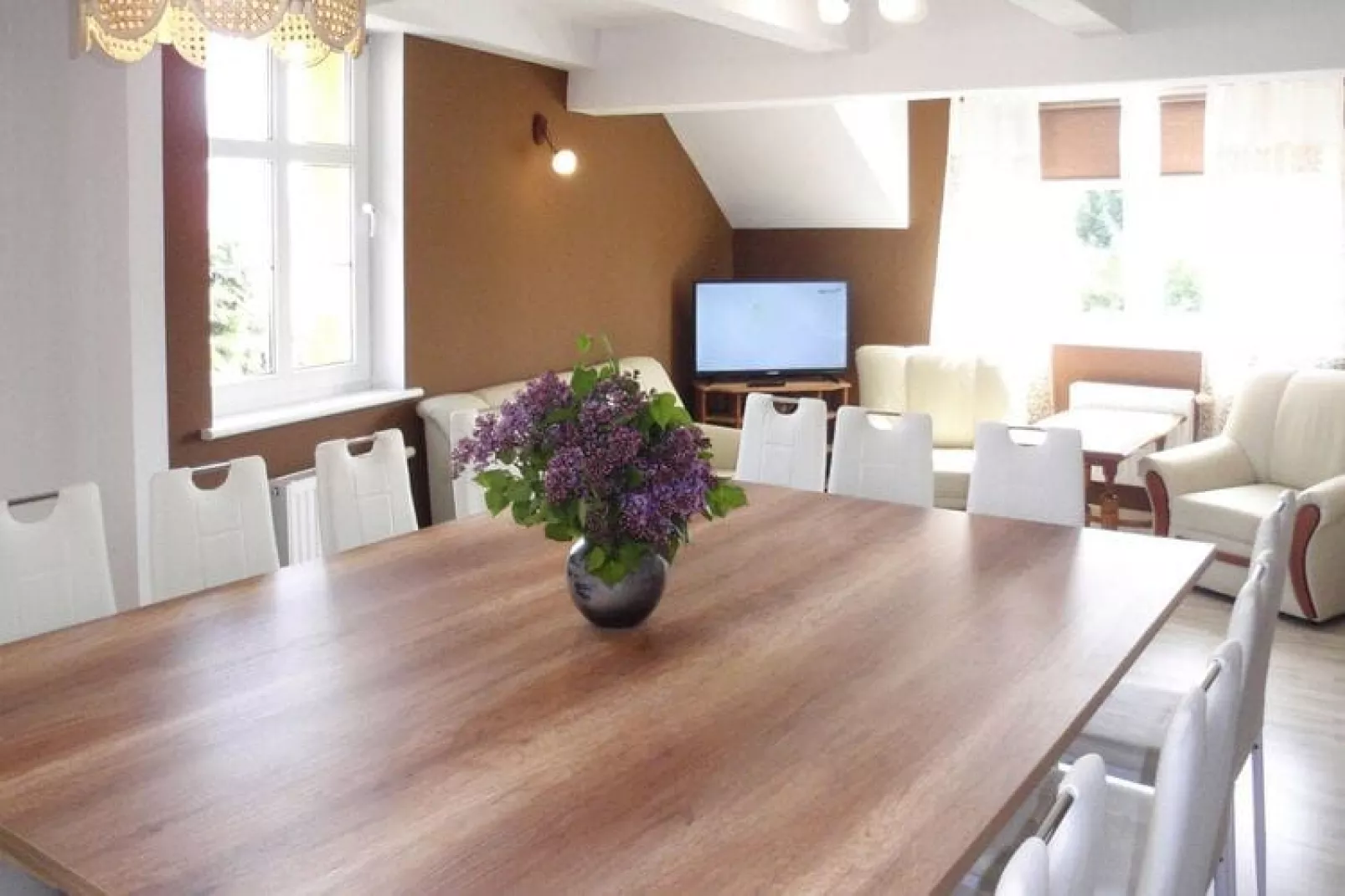 Dom z basenem dla 14 osób Kołczewo-Dining room