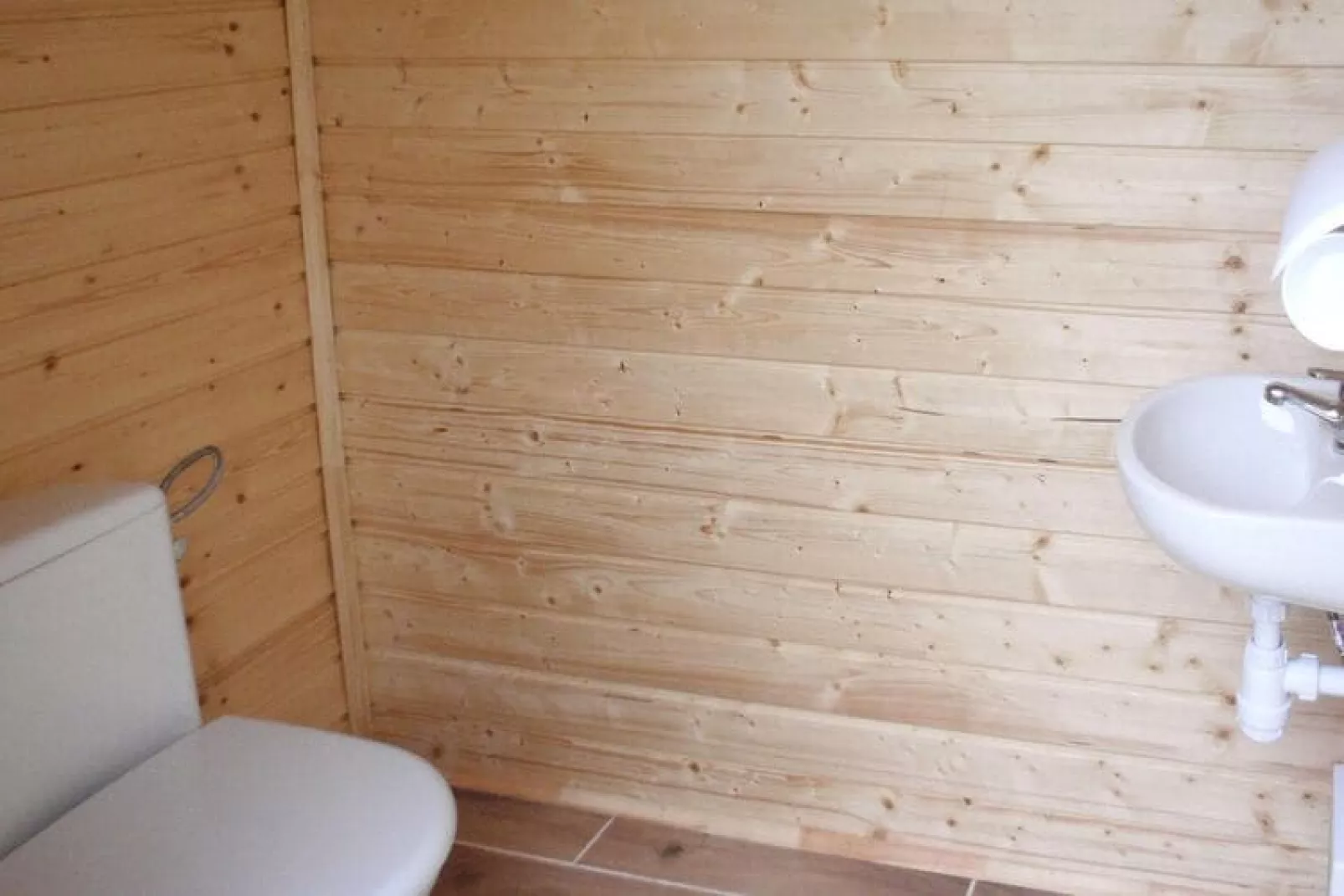 Dom z basenem dla 14 osób Kołczewo-Bathroom