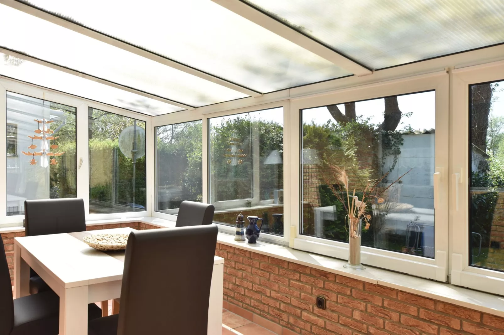 Ferienhaus mit Wintergarten-Dining room
