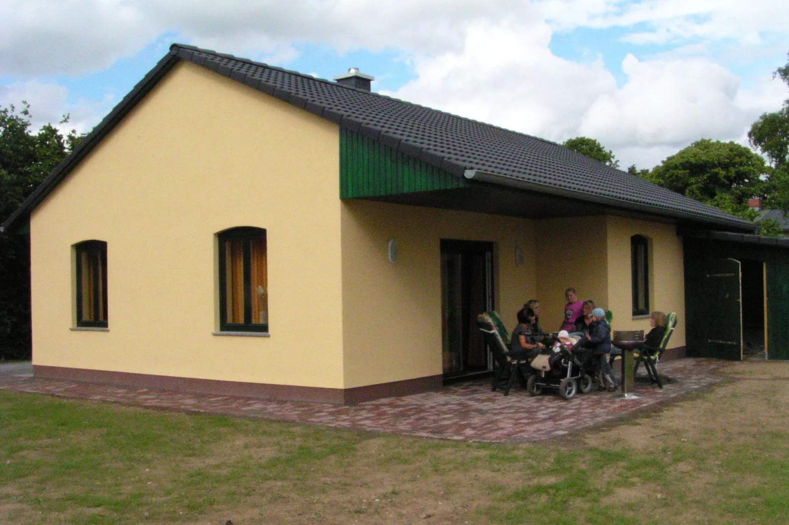 Ferienhaus mit Kamin Garten Terrasse-Exterior summer