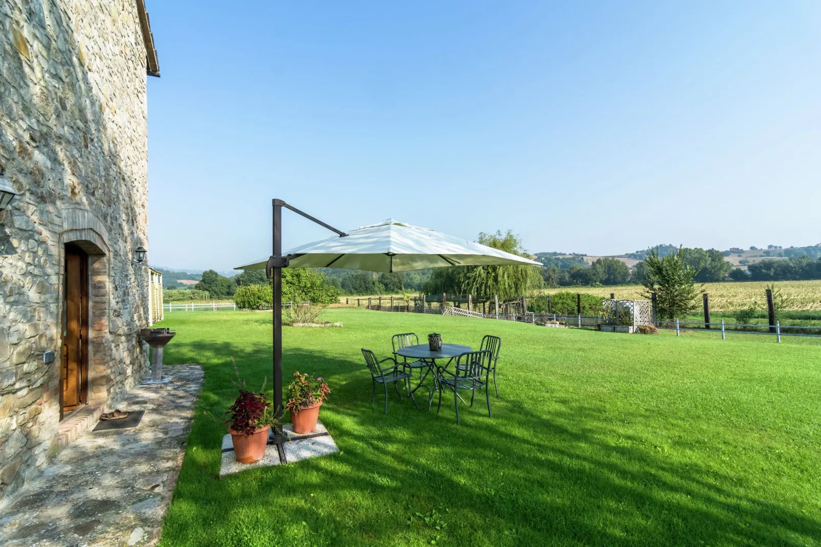 Casa Visietto-Gardens summer
