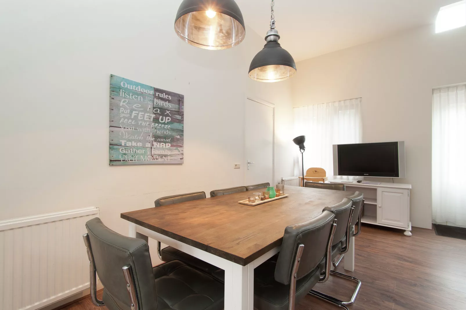 Huize Glory Amethist aan Zee-Dining room