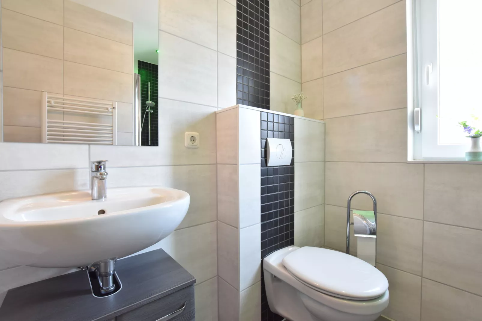 Ferienhaus nahe Insel Poel mit Kamin Terrasse und Garten-Bathroom