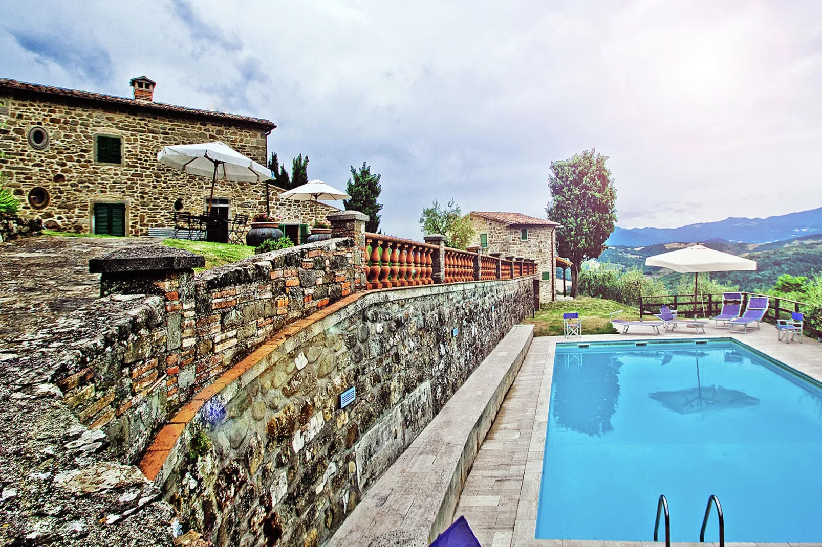 Casina-Außenbereich Sommer