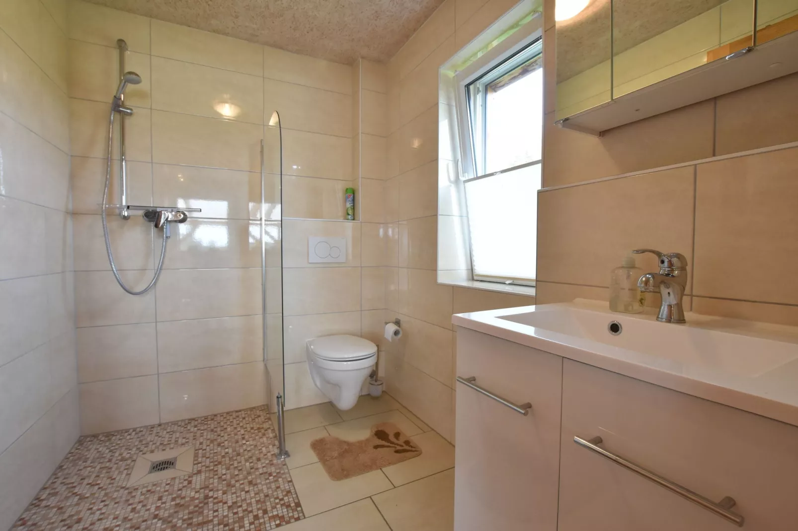 Ferienhaus Am See mit Kamin-Bathroom