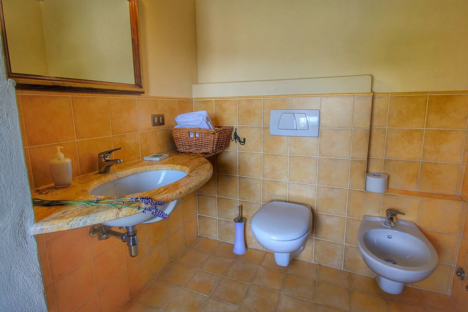 La Torre-Bathroom