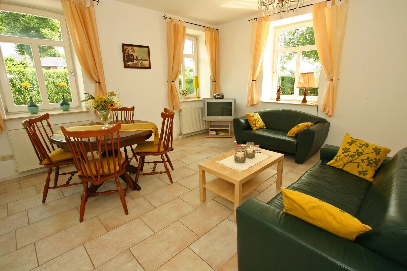 Hoeve in gunne winkel 1 en 2-Living room