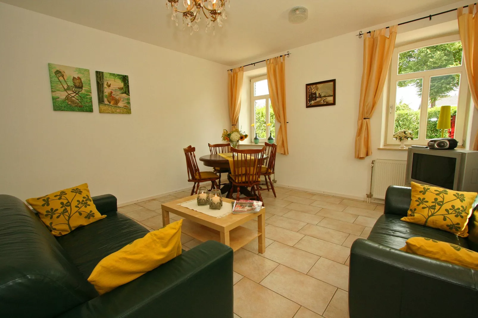 Hoeve in gunne winkel 1 en 2-Living room