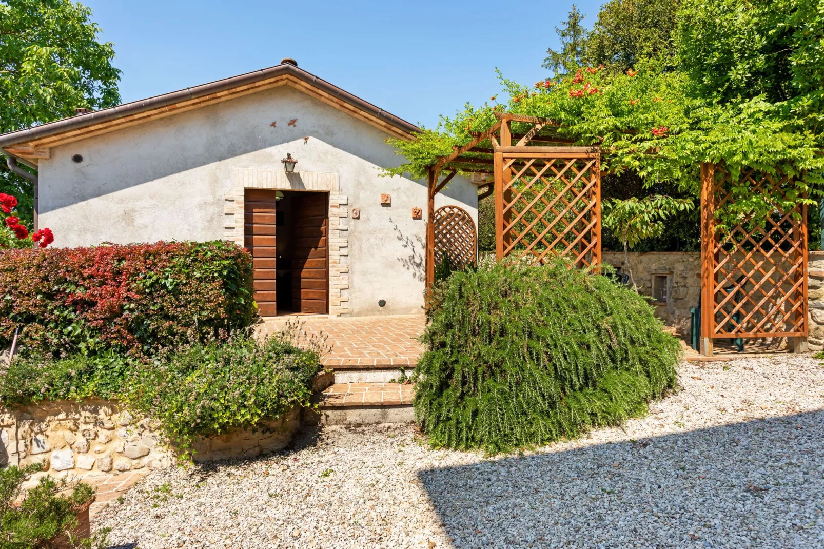 Fienile-Gardens summer