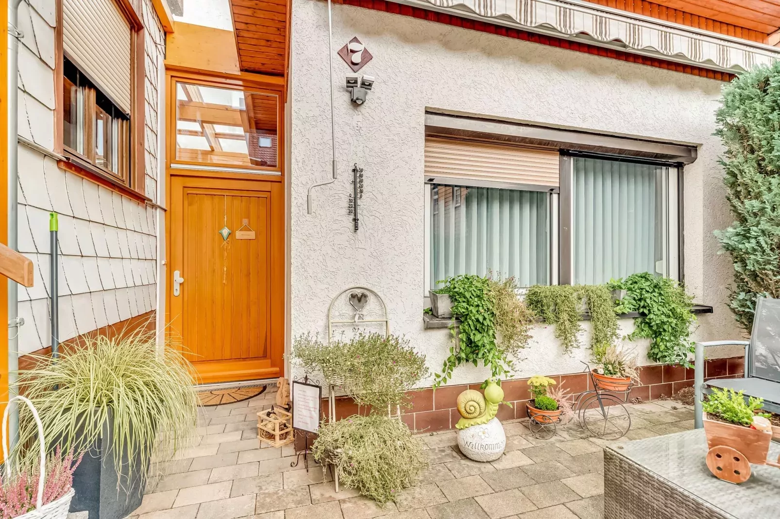Edda-Exterior summer