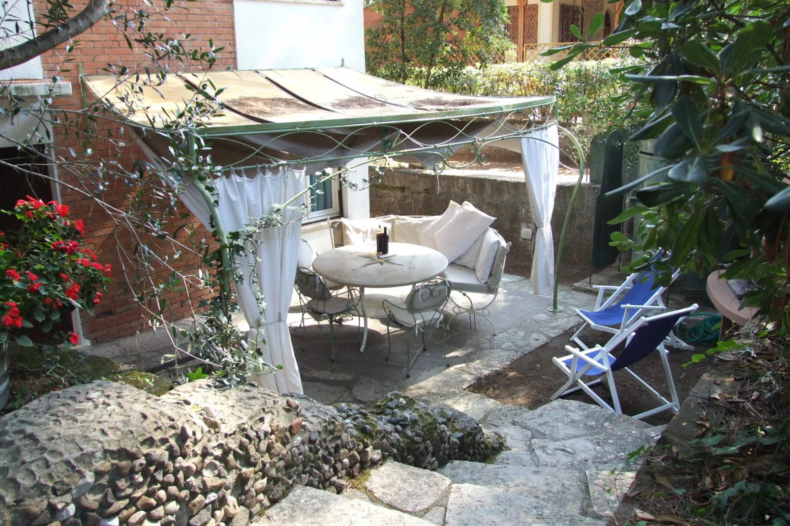 Pineta Bouganville-Terrace balcony