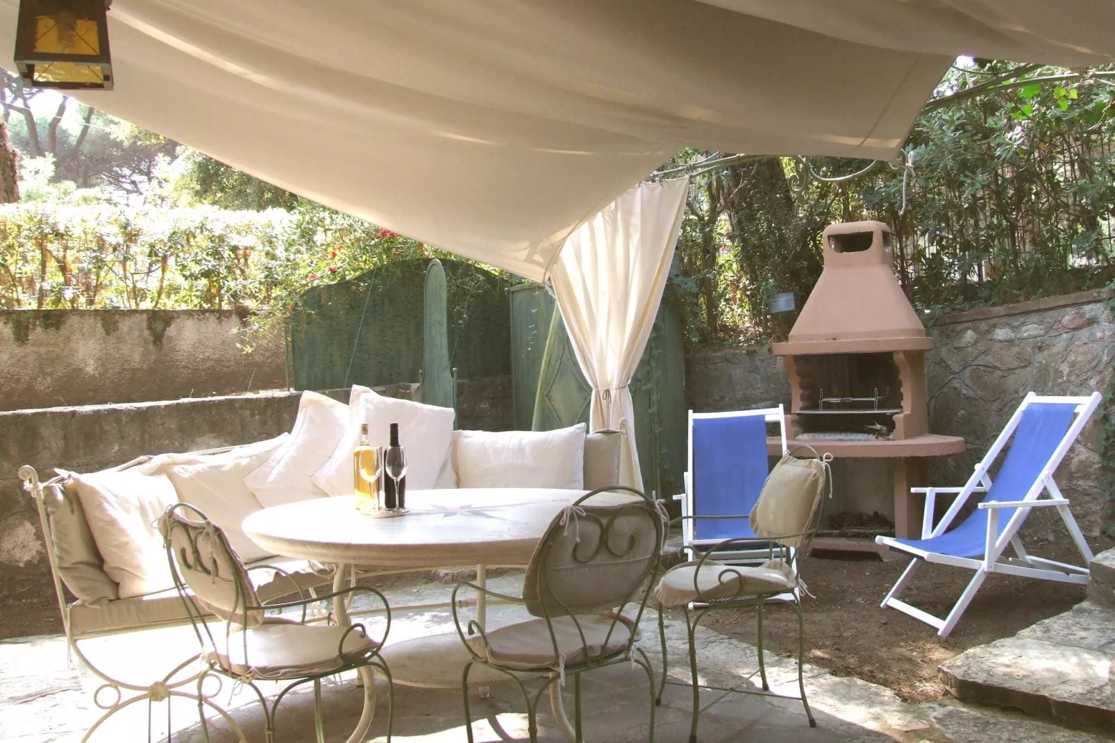 Pineta Bouganville-Terrace balcony