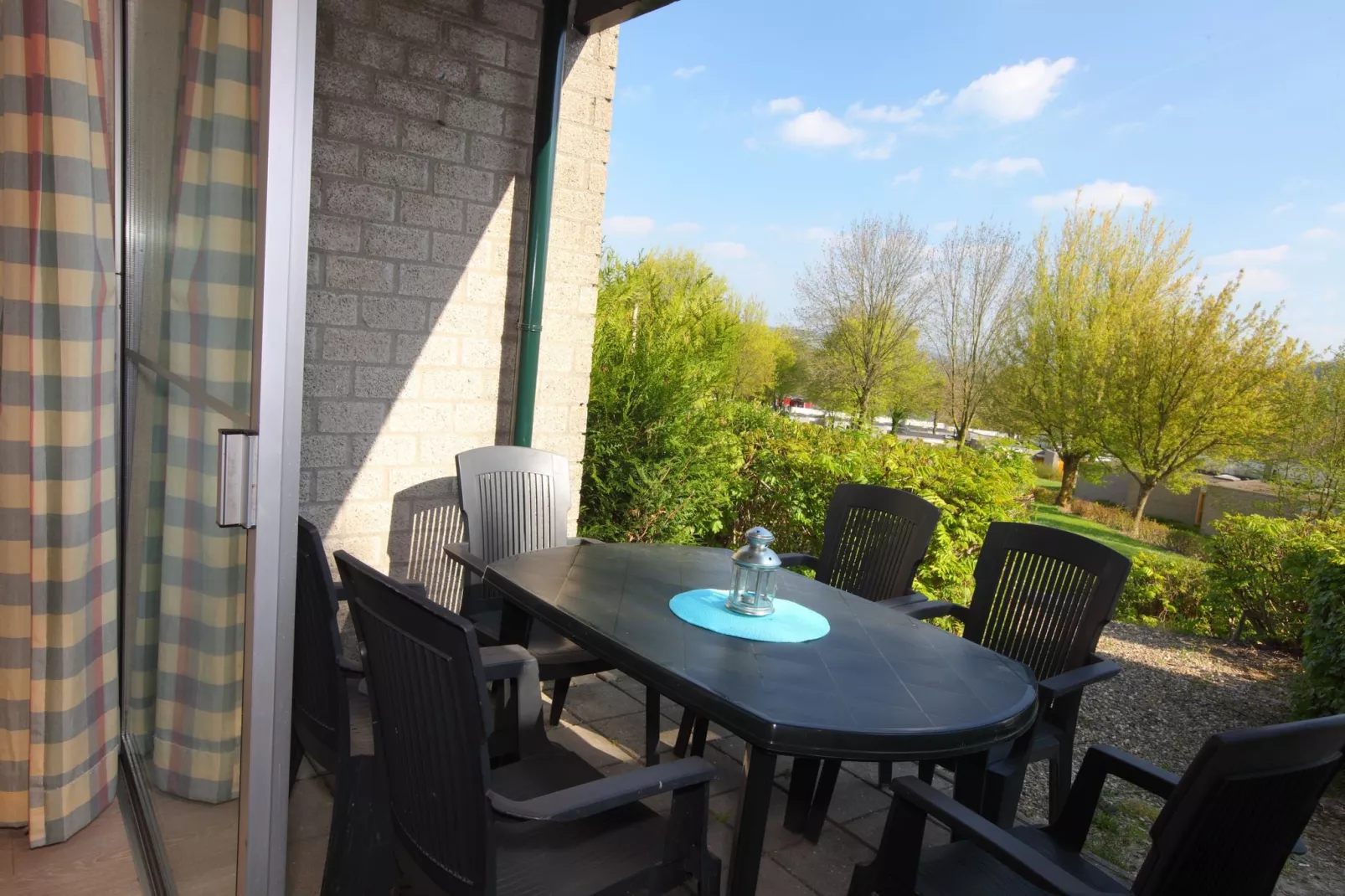 Bungalowpark Schin op Geul 9-Terrace balcony