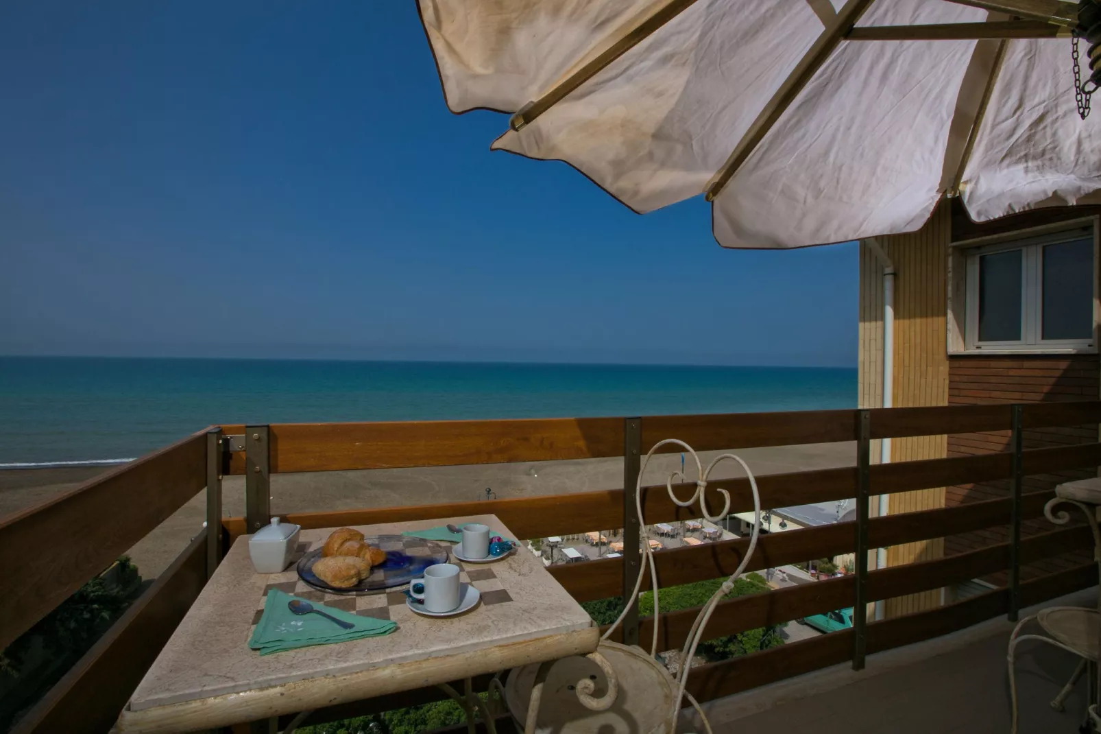 Vistamare Le Finestre-Terrace balcony