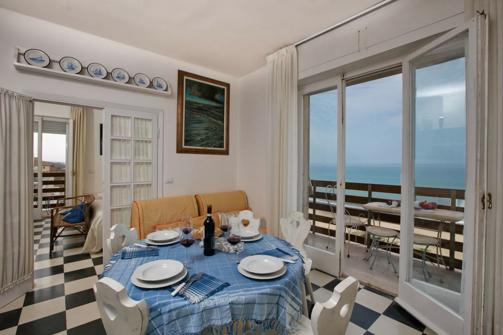 Vistamare Nautilus-Living room