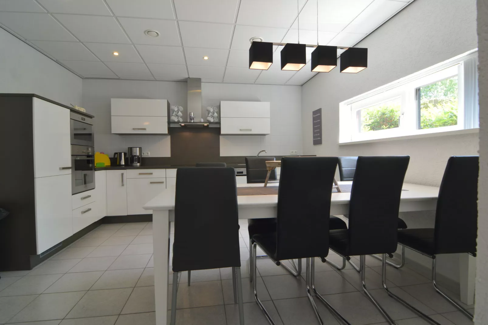 Geulhuisje-Dining room