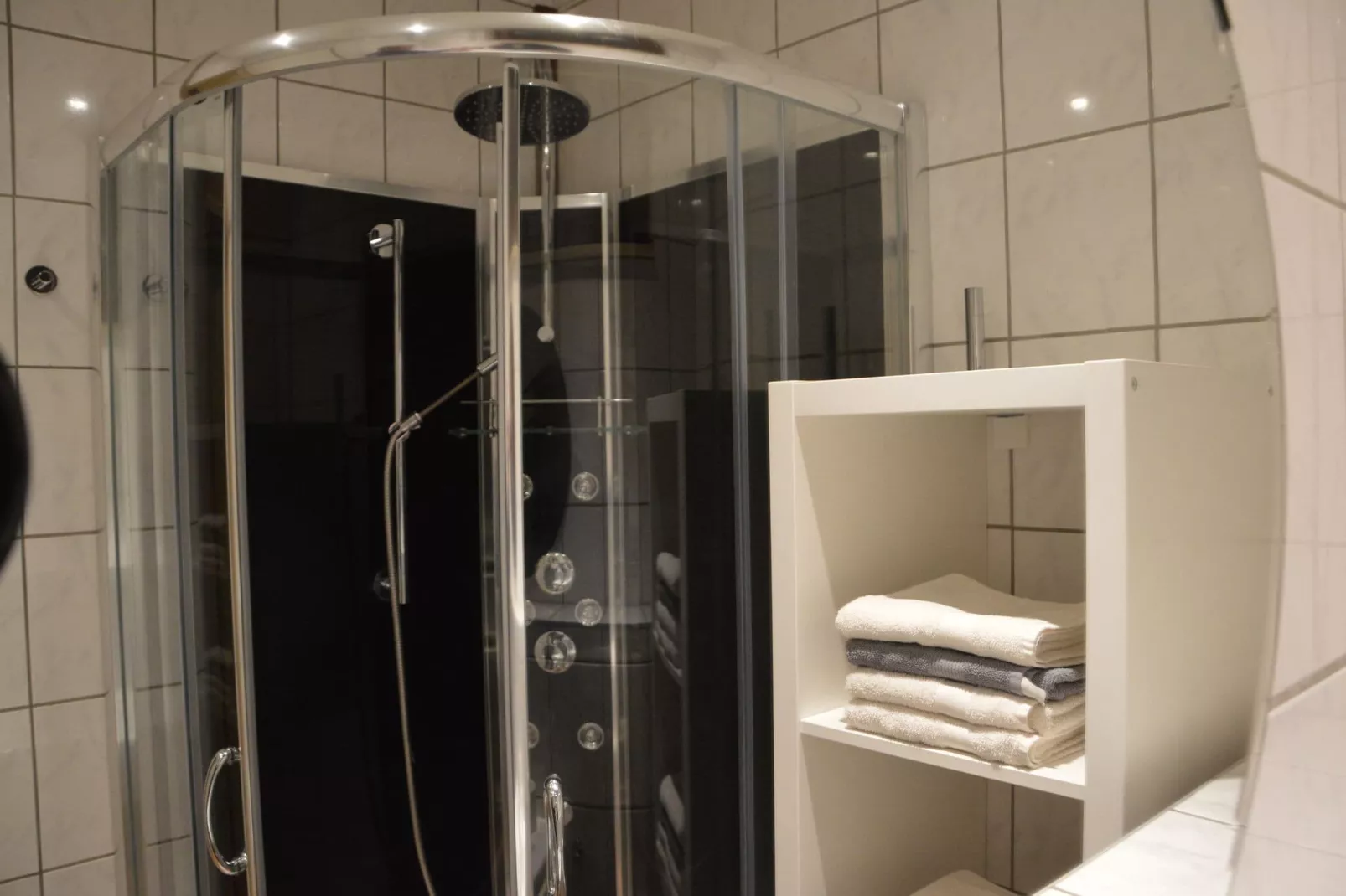 Geulhuisje-Bathroom