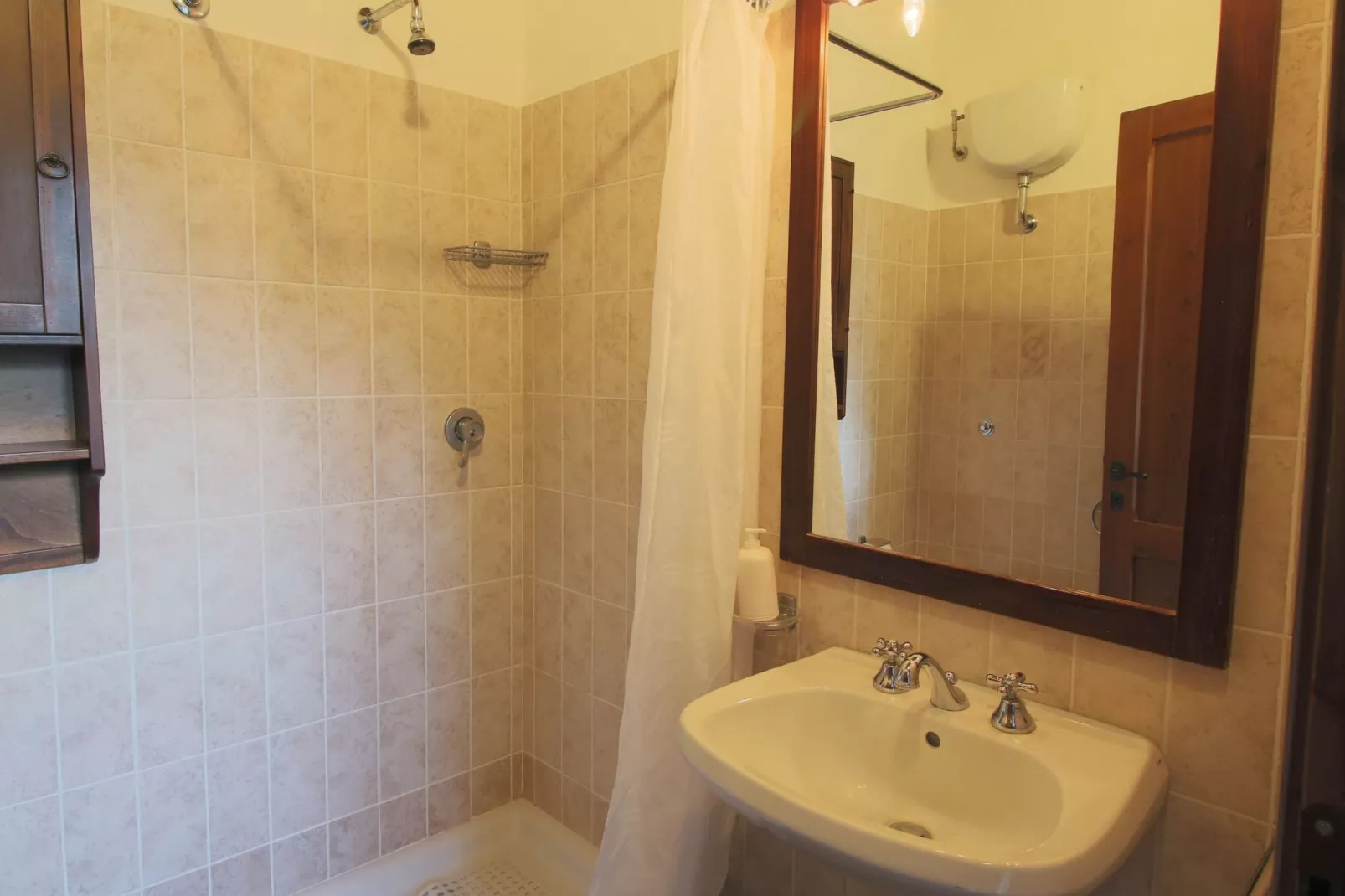 La Colonnetta-Bathroom